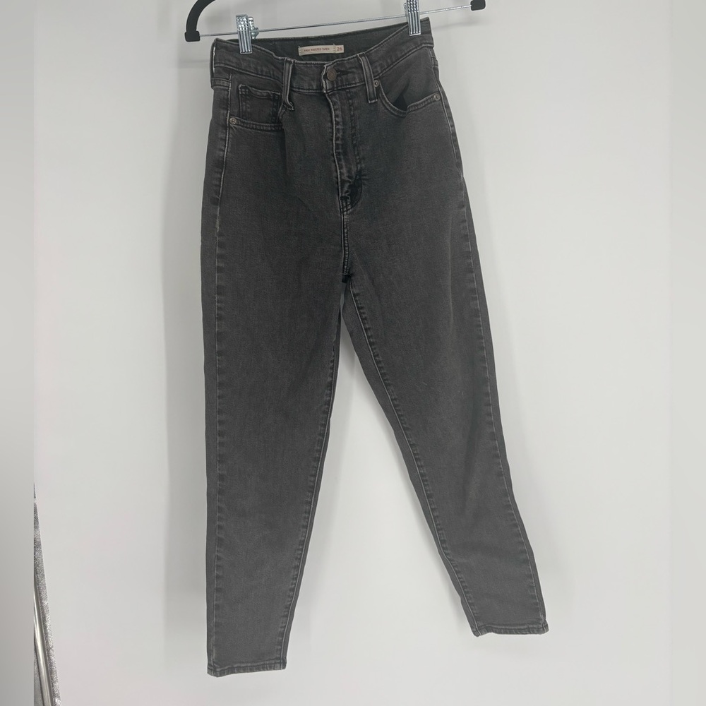 Levi's High Waist Taper Jeans in Black